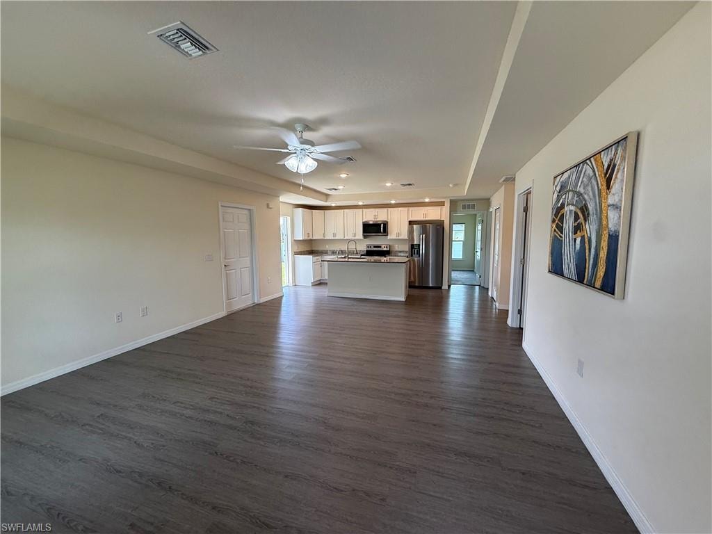 557 Oakshire LN