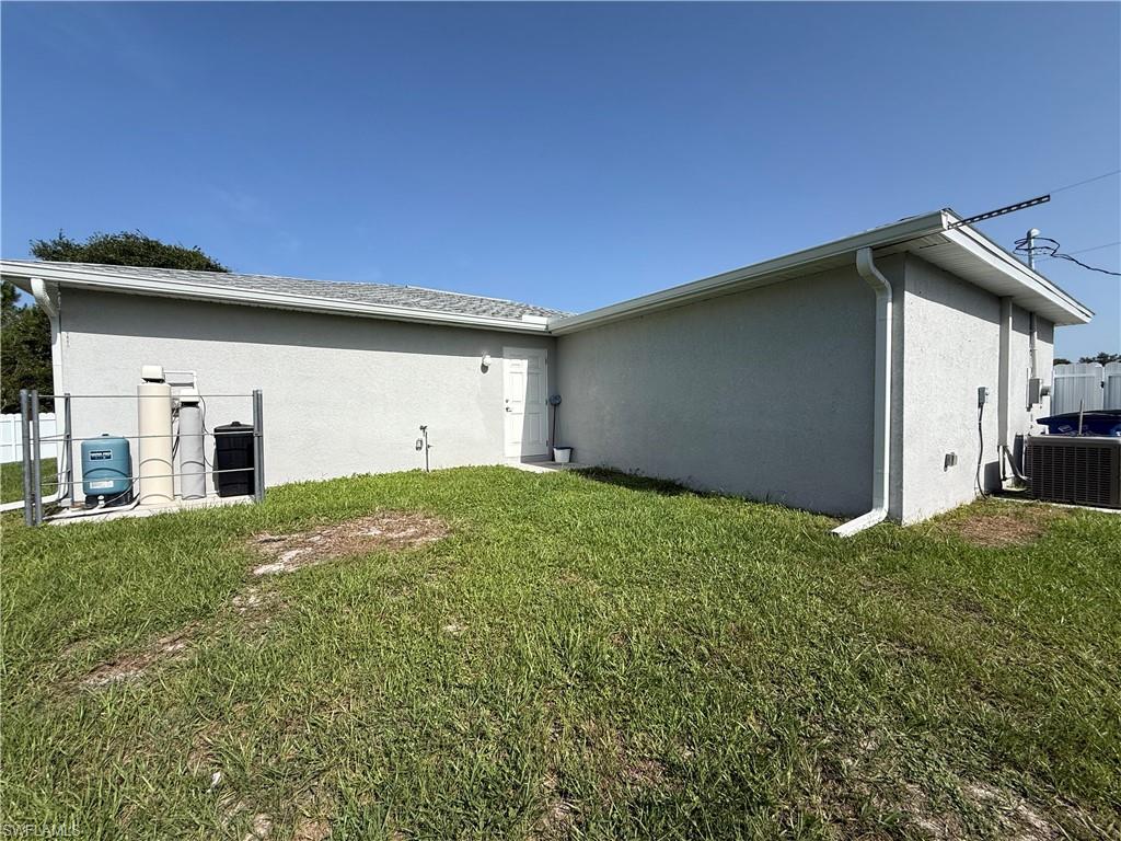 557 Oakshire LN photo 36