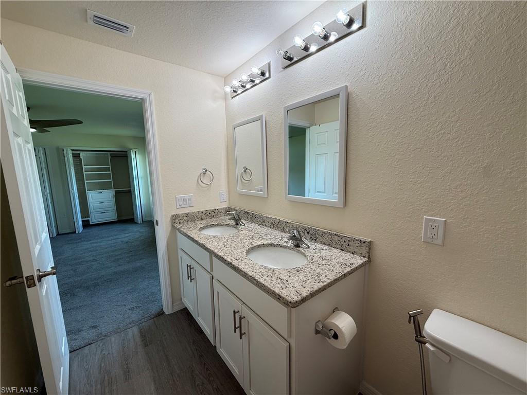 557 Oakshire LN photo 20