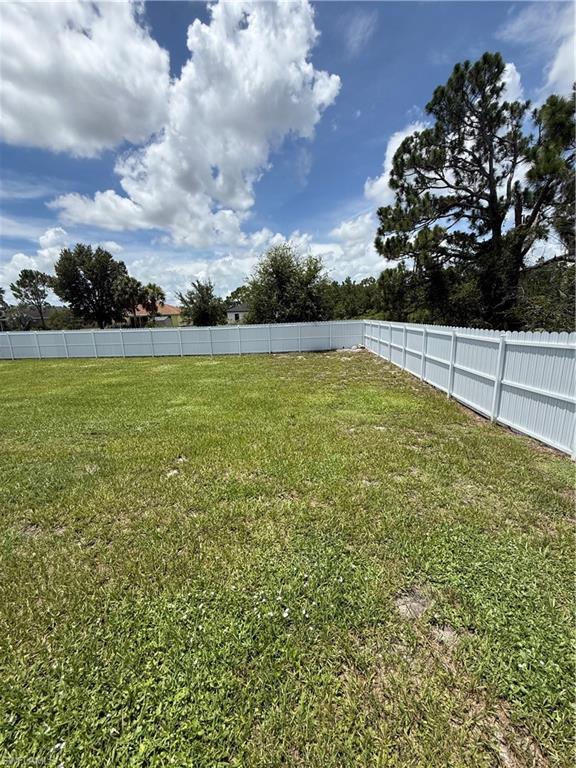 557 Oakshire LN photo 33