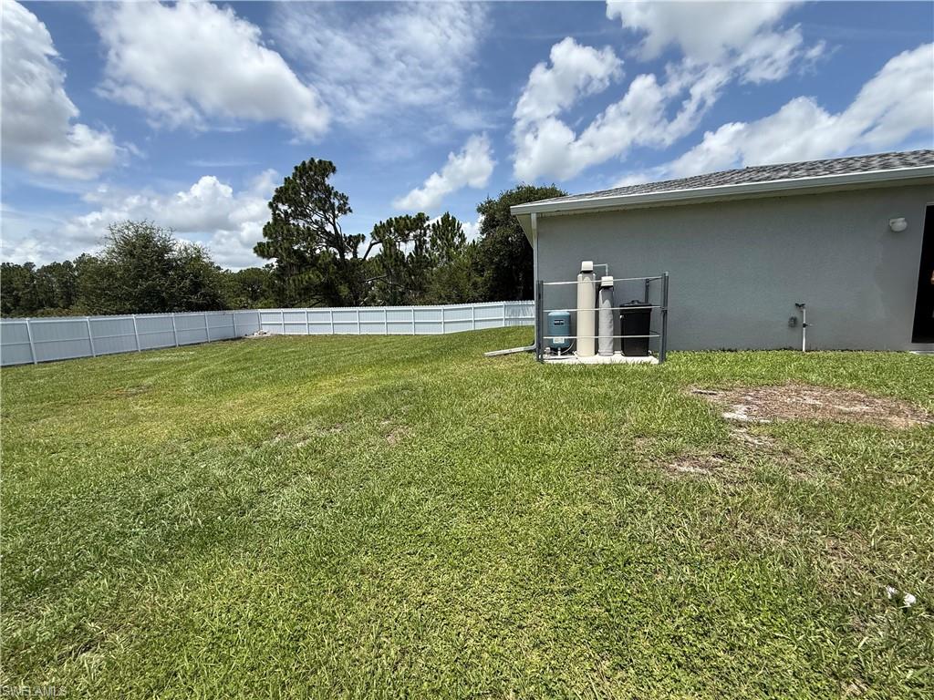 557 Oakshire LN photo 35