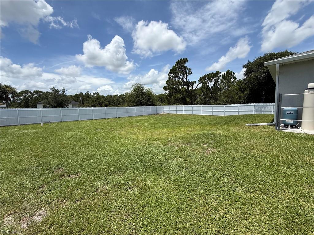 557 Oakshire LN photo 31