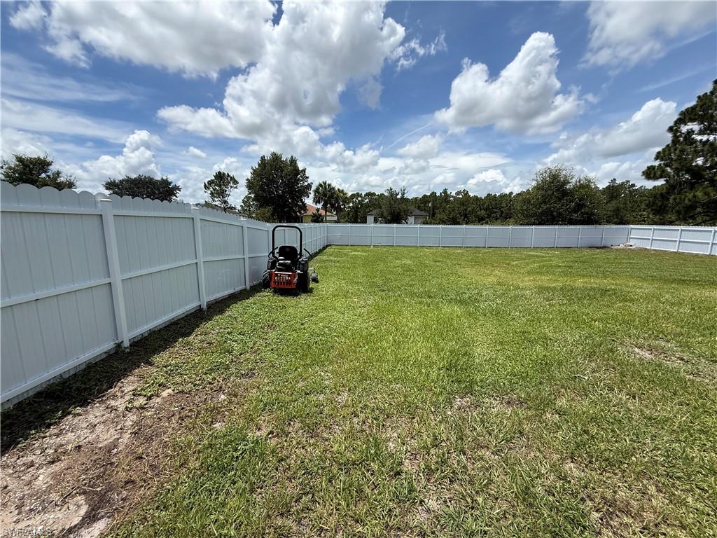 557 Oakshire LN photo 29