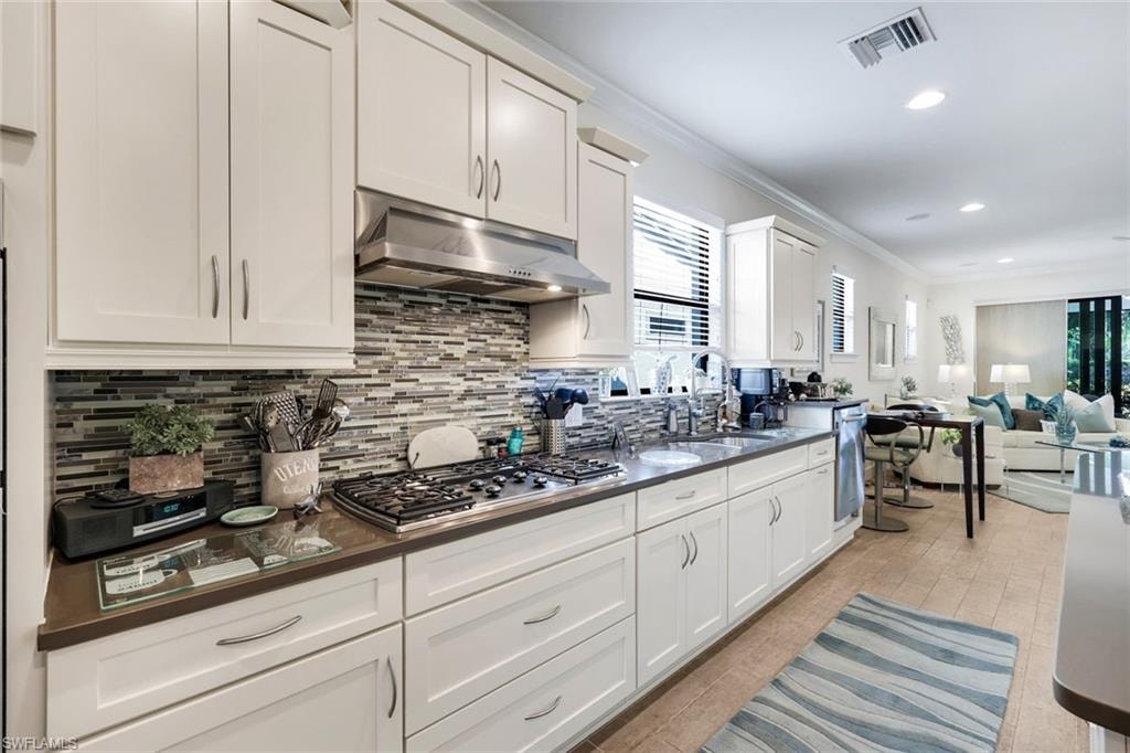 16345 Camden Lakes CIR photo 12