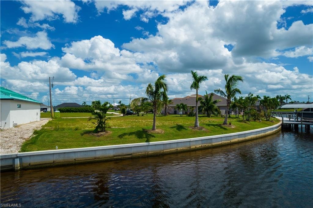 OVERSIZE SOUTHERN rear Exposure Gulf Access lot with NEW (12/2021) 121' SEAWALL - BIG WATER VIEWS