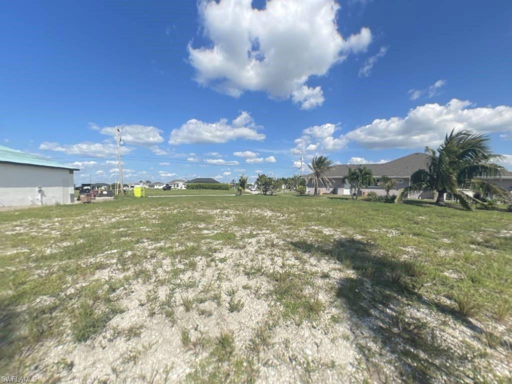 Facing towards street - OVERSIZE SOUTHERN rear Exposure Gulf Access lot with NEW (12/2021) 121' SEAWALL - BIG WATER VIEWS
