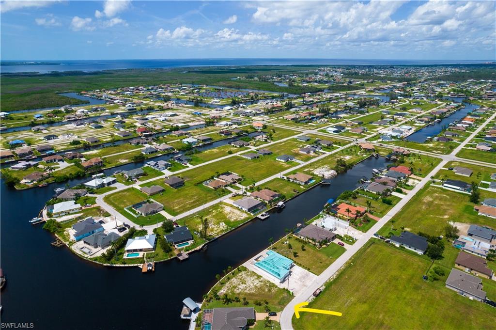 OVERSIZE SOUTHERN rear Exposure Gulf Access lot with NEW (12/2021) 121' SEAWALL - BIG WATER VIEWS