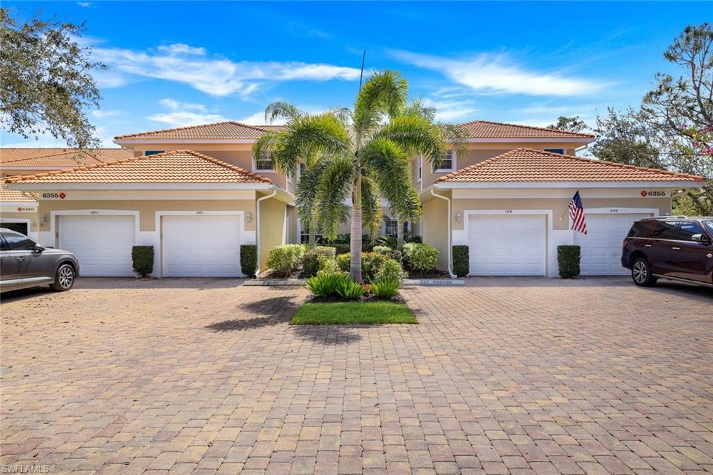 Carriage home with 1 car attached garage located on a private cul-de-sac.