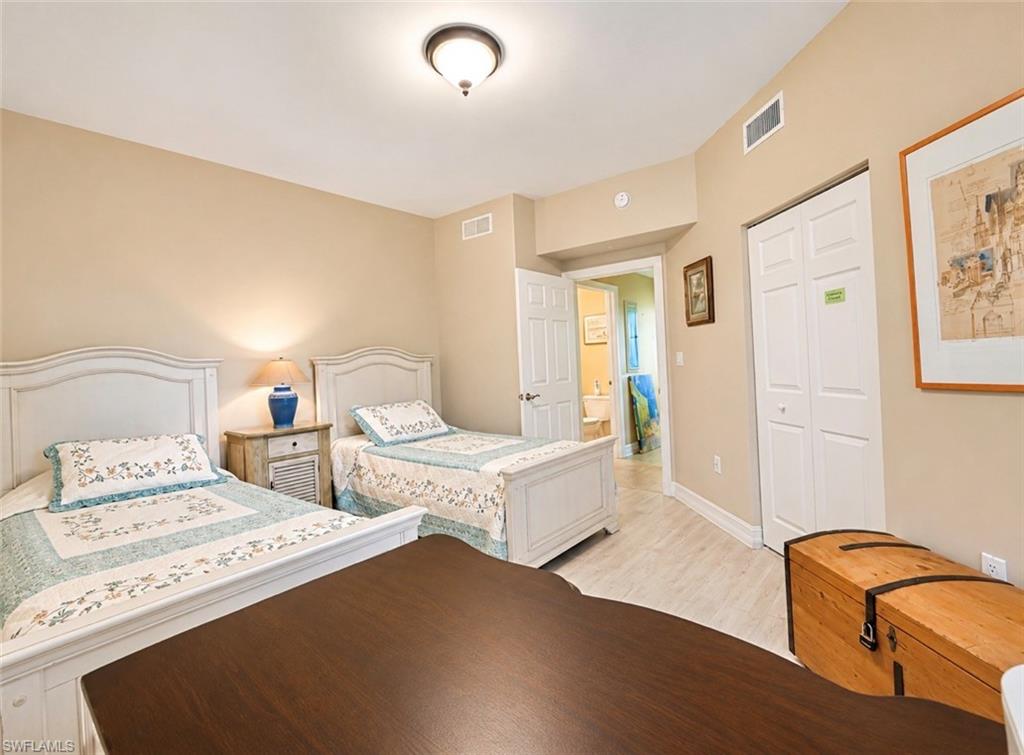 1277 Rialto WAY 102 photo 23