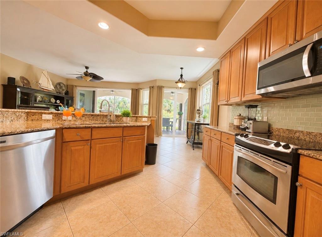 1277 Rialto WAY 102 photo 13