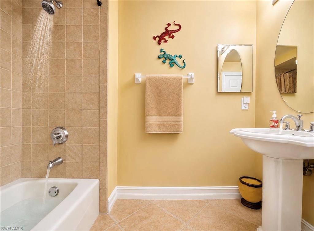 1277 Rialto WAY 102 photo 24