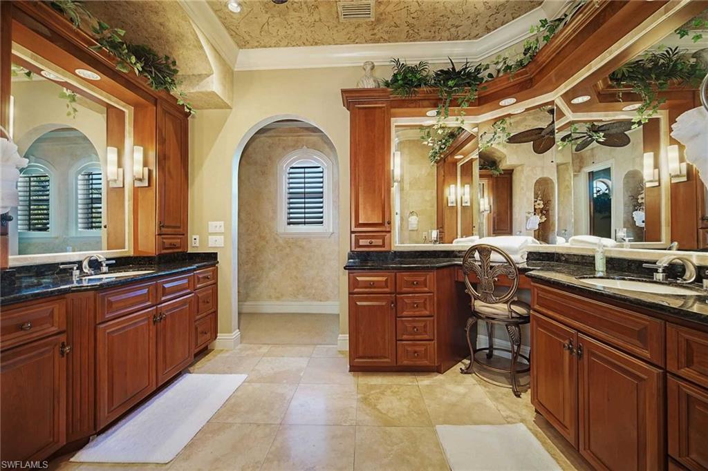Primary Suite Bathroom with Vanity
