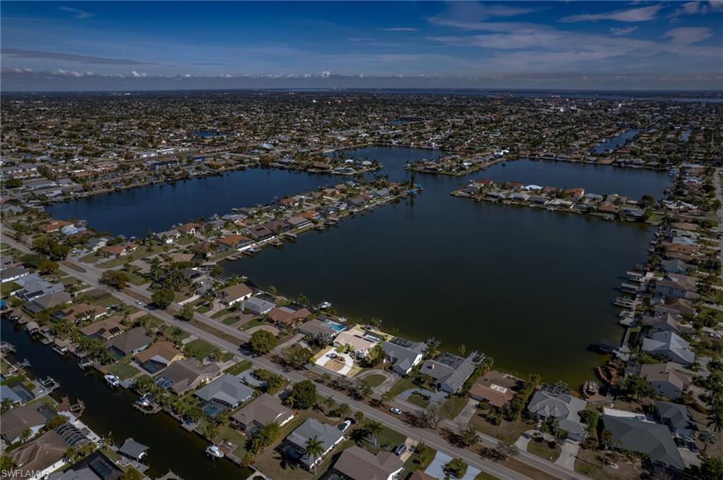 Aerial view of Neighborhood/Waterway