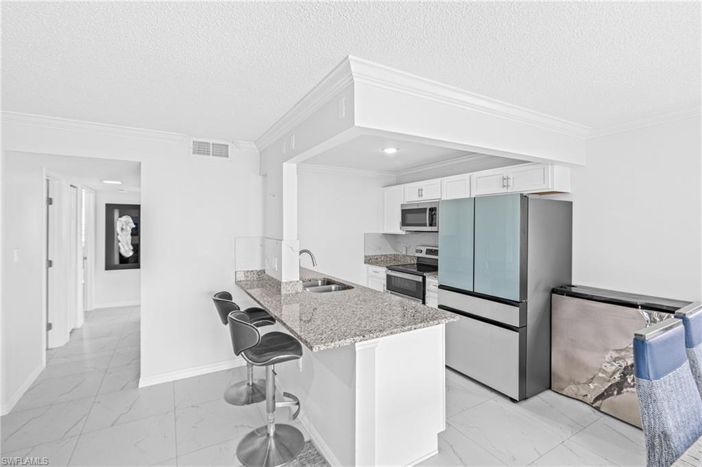 3225 E Riverside DR 34C photo 8