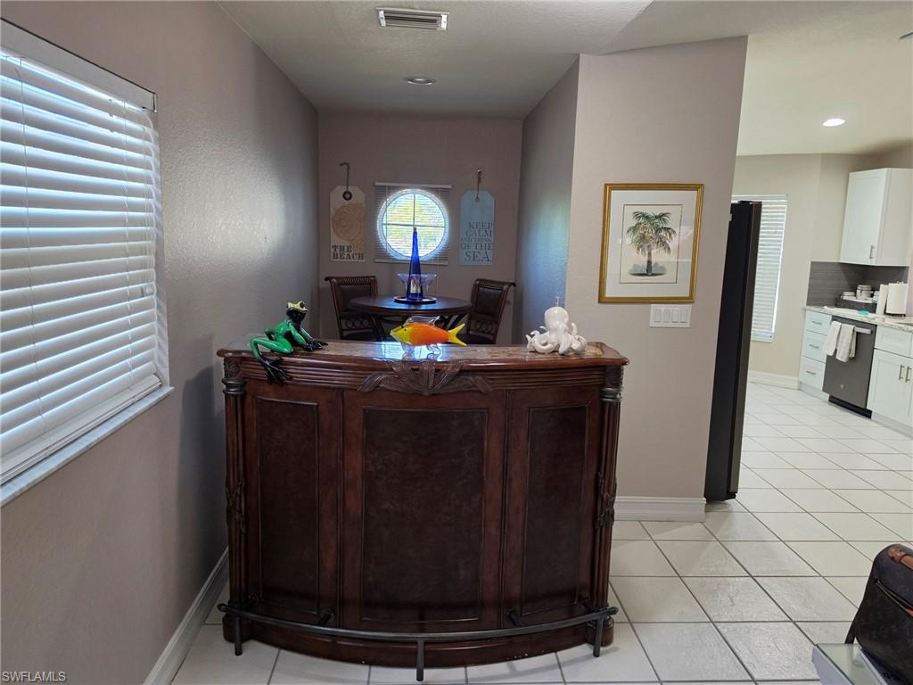 200 Diamond CIR 202 photo 10