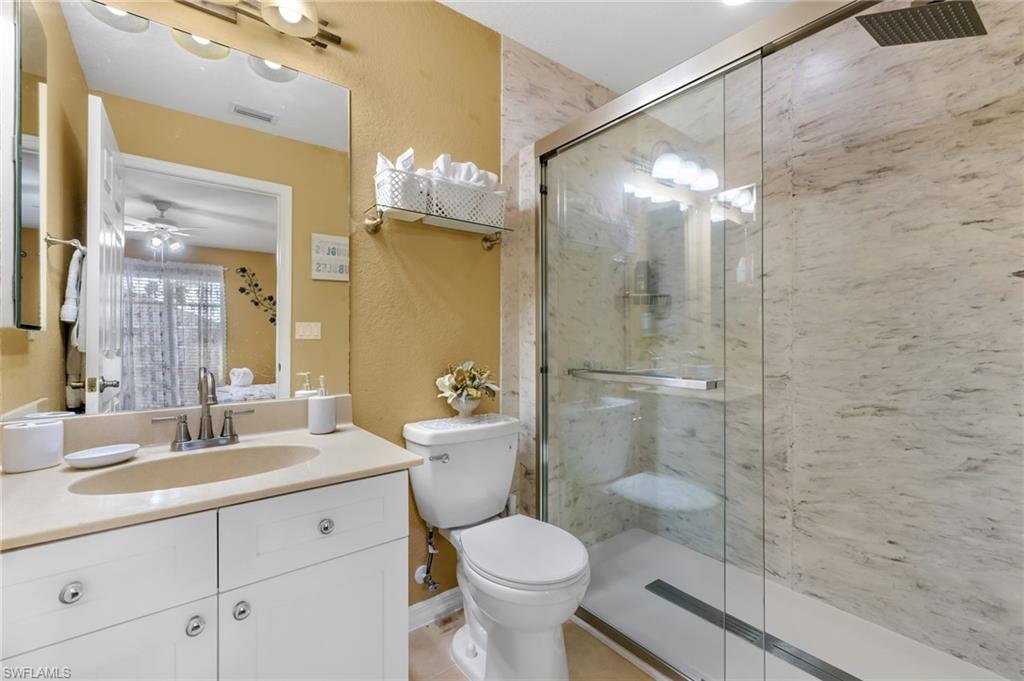 Primary Bathroom w/ Walk-in Shower