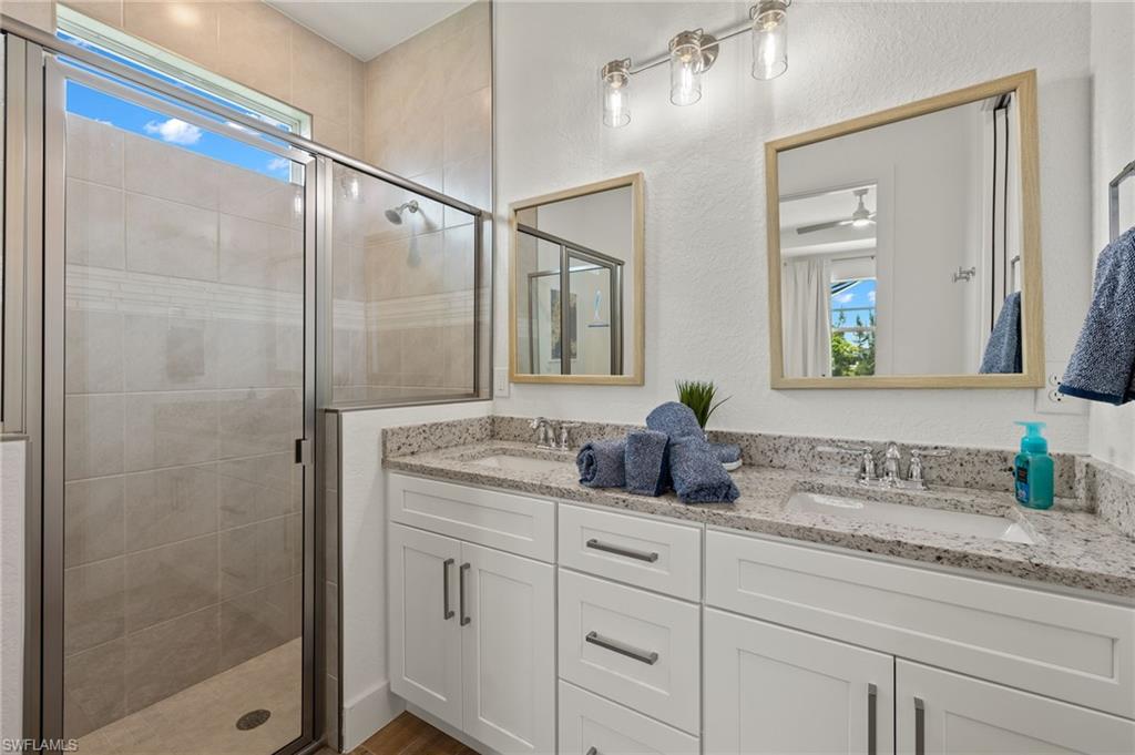 Primary Bathroom w/ Walk in Shower