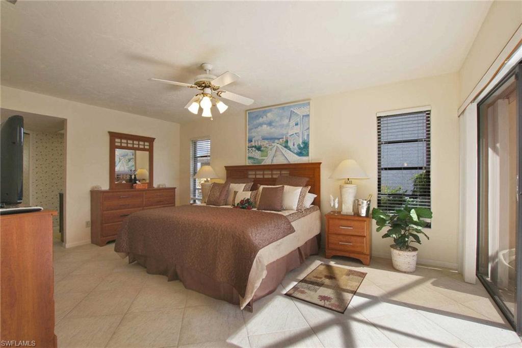 1422 SE 12th TER photo 9