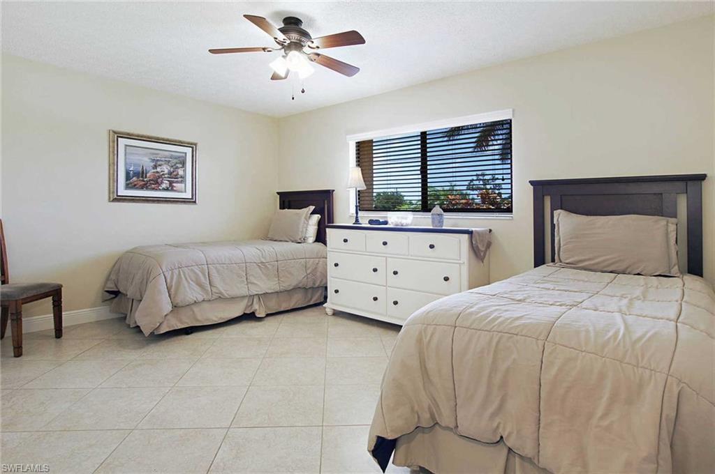 1403 SW 40th TER photo 12