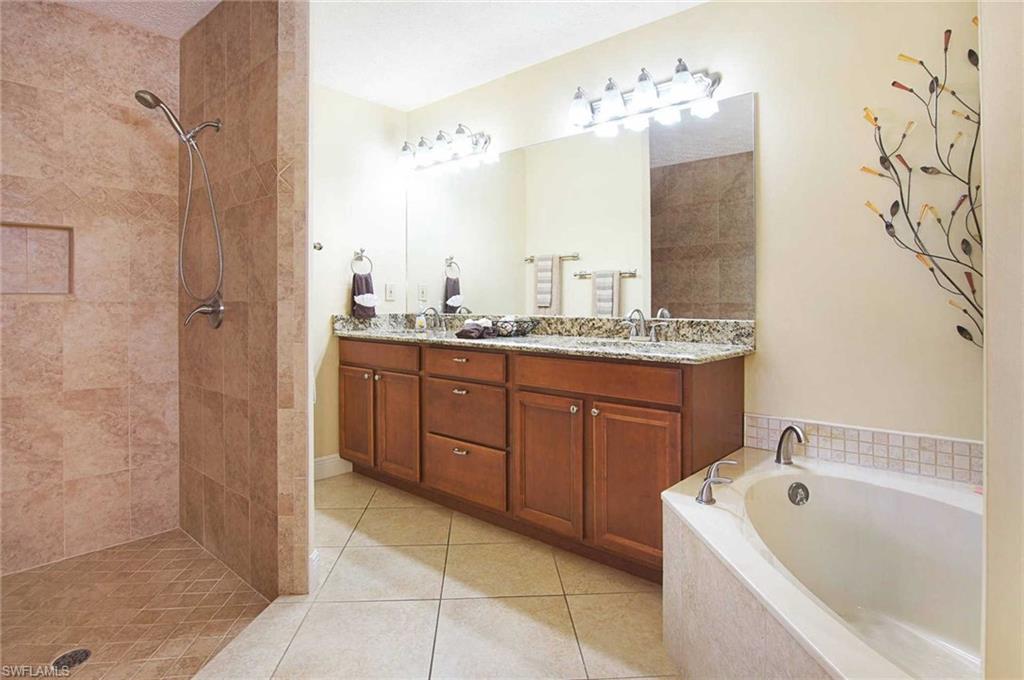 1403 SW 40th TER photo 10
