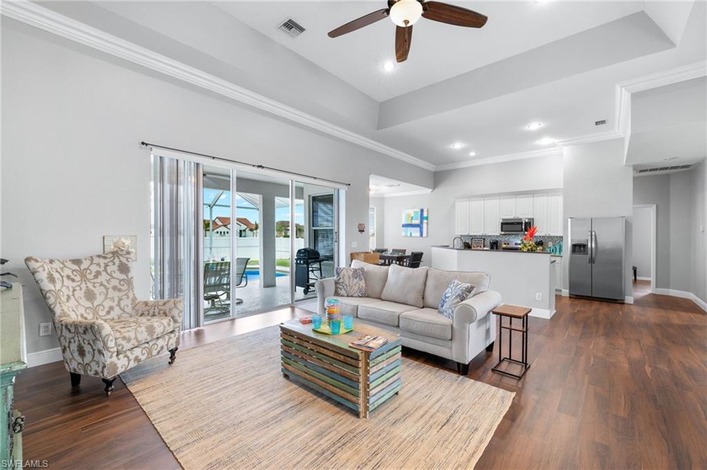 1049 NW 38th PL photo 22
