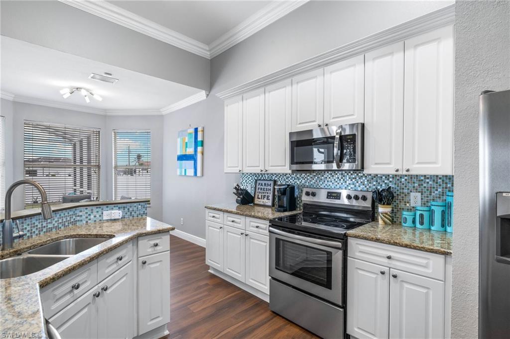 1049 NW 38th PL photo 24