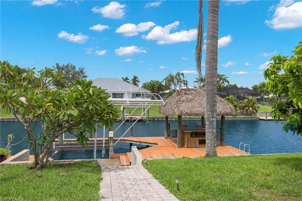 Dock area with Tiki Hut