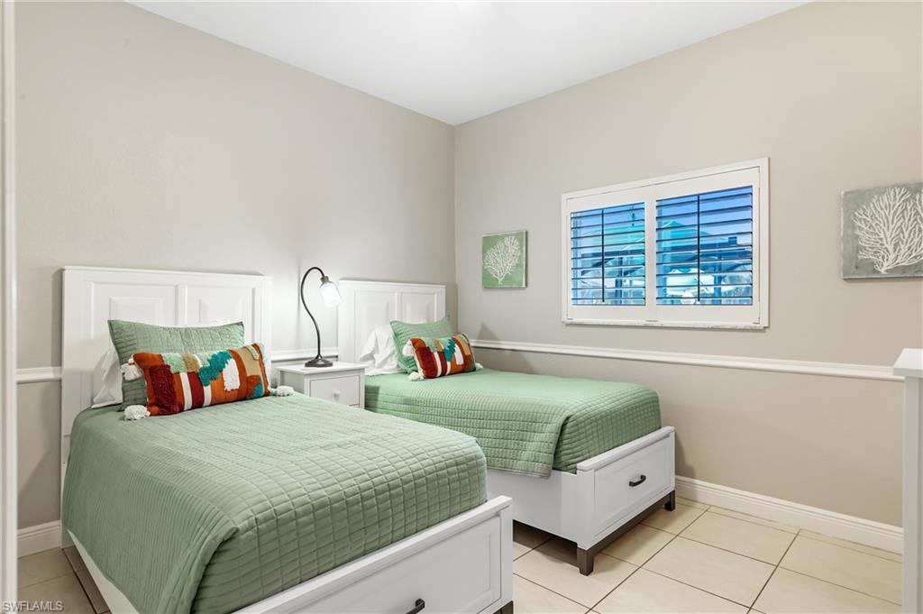 Guest Bedroom Two with Twin beds