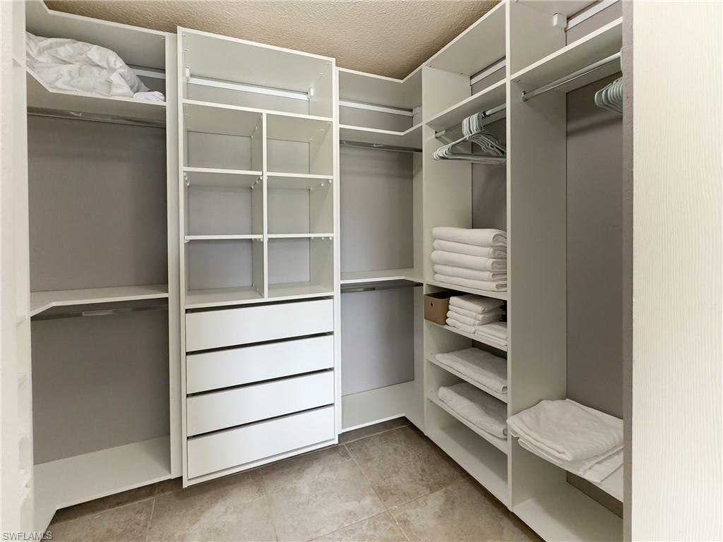 Walk in closet