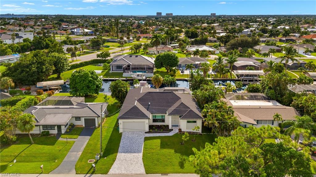 Birds eye view of property