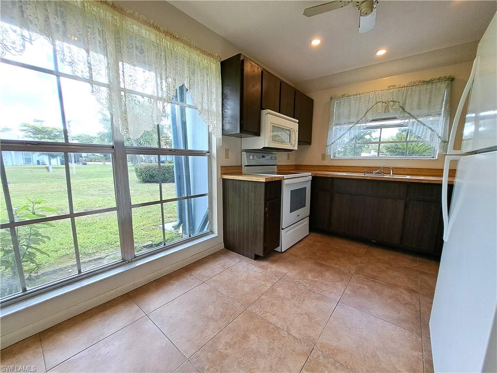 10525 Putnam CT photo 7