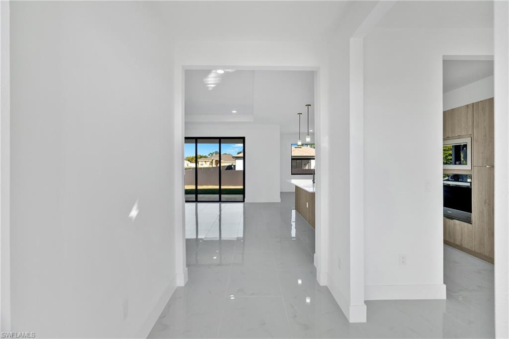 1142 Edelweiss ST E photo 6