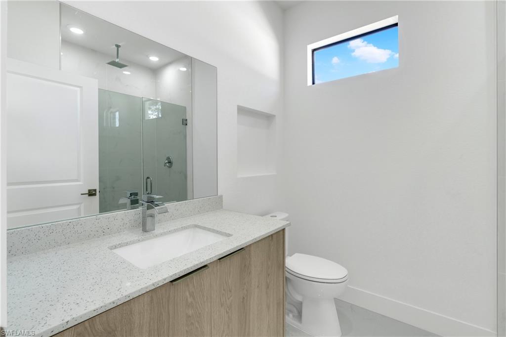 1142 Edelweiss ST E photo 19
