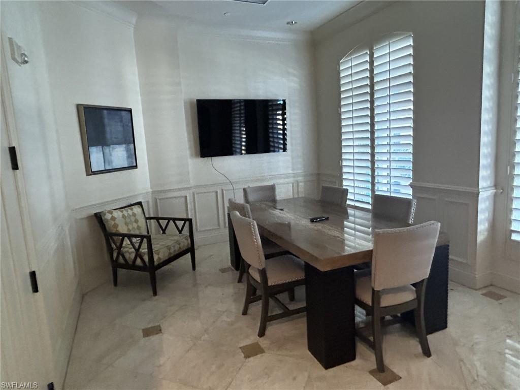 There are 2 conference rooms which may be used by tenants in complex