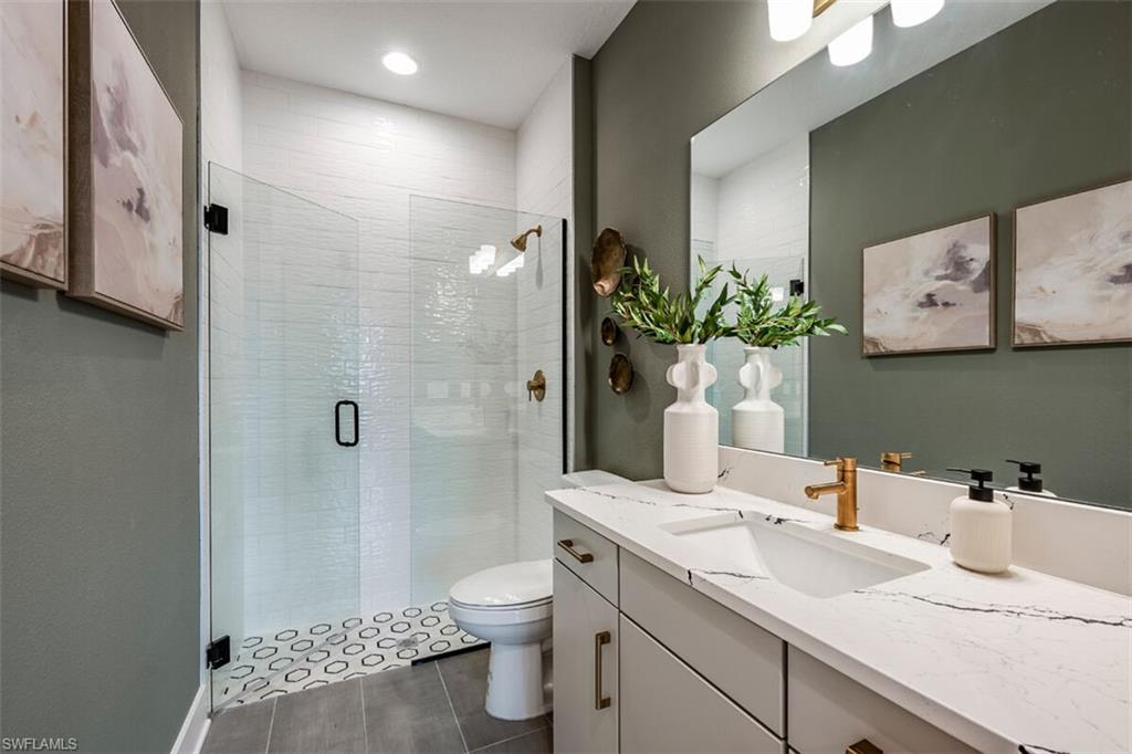 Bath-Pictures are of Model Home for representational purposes only.