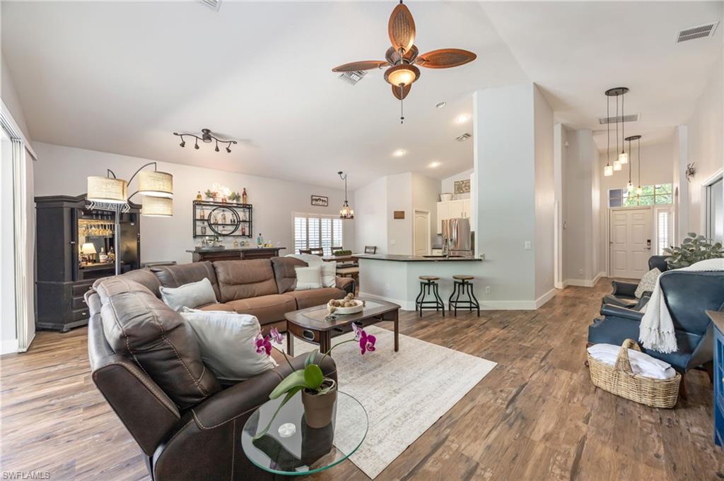 219 Glen Eagle CIR photo 7
