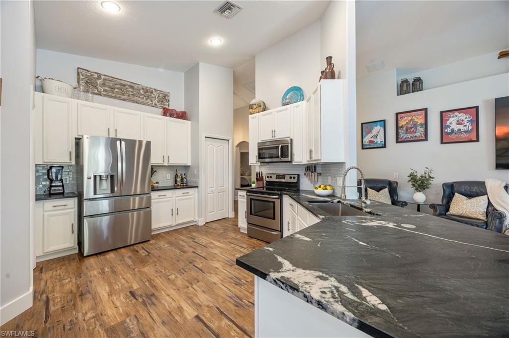 219 Glen Eagle CIR photo 8