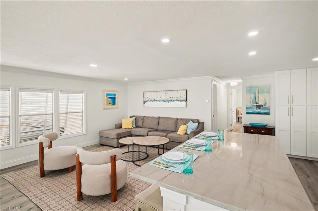 11181 Azalea LN photo 9