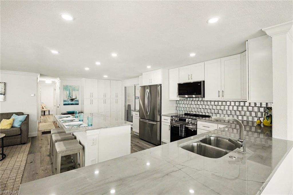 11181 Azalea LN photo 13