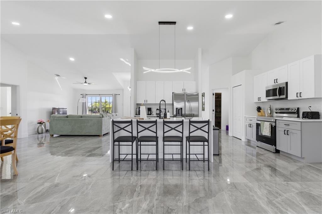 619 SW 26th TER