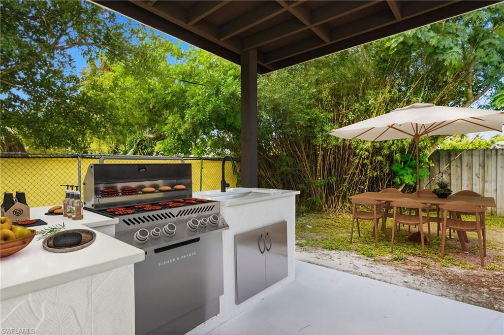 Outdoor Kitchen