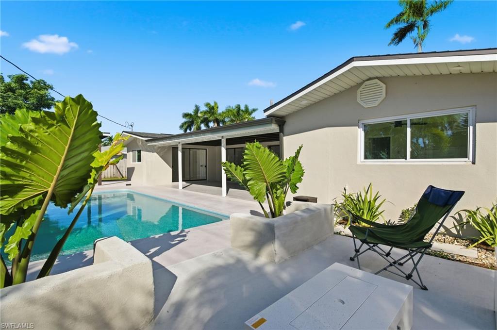 1560 Ricardo AVE photo 14