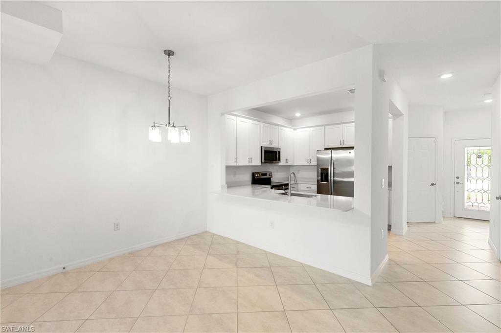 2878 Blossom WAY photo 6