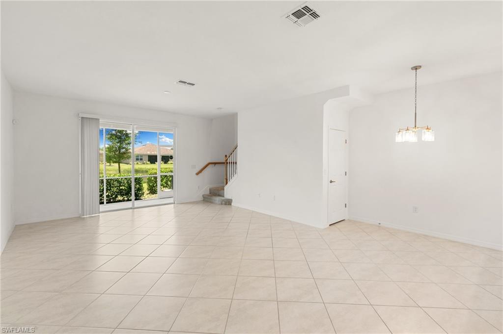 2878 Blossom WAY photo 8