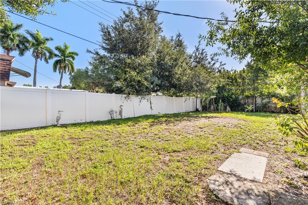 1643 Ricardo AVE photo 23