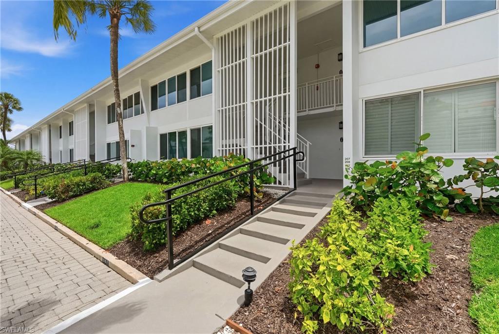 1065 Gulf Shore BLVD N 108 photo 24