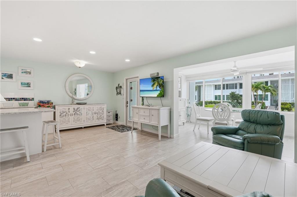 1065 Gulf Shore BLVD N 108 photo 8