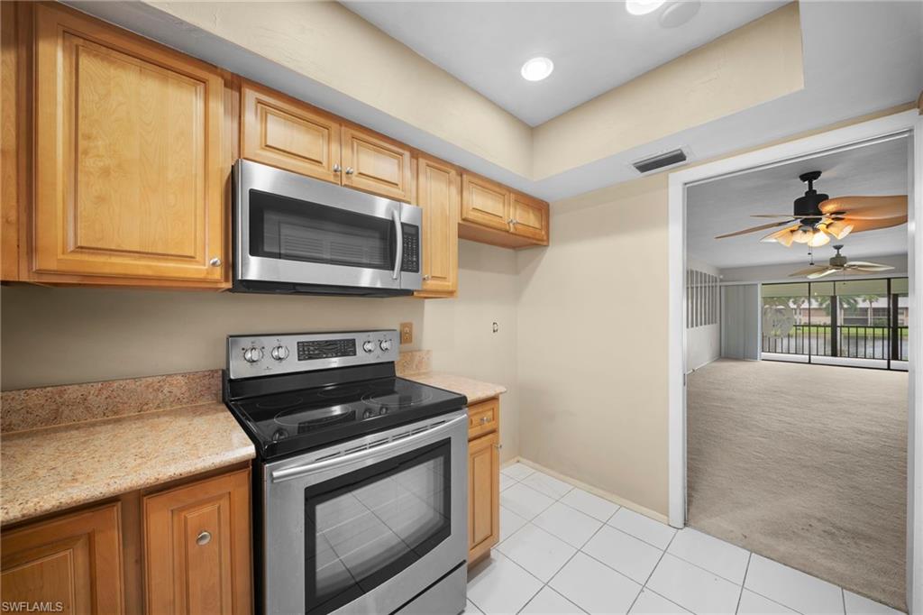 195 Cypress WAY E 8 photo 16