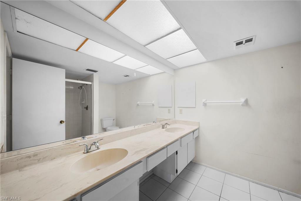 195 Cypress WAY E 8 photo 21