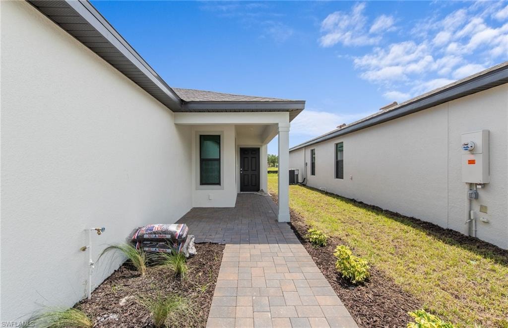 Photos are of similar Daniel floorplan. Homes may vary.